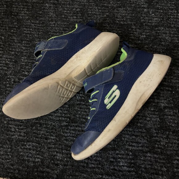 Boy's Blue Sketchers Running Training Shoes Athletic Size 4 - Picture 2 of 5